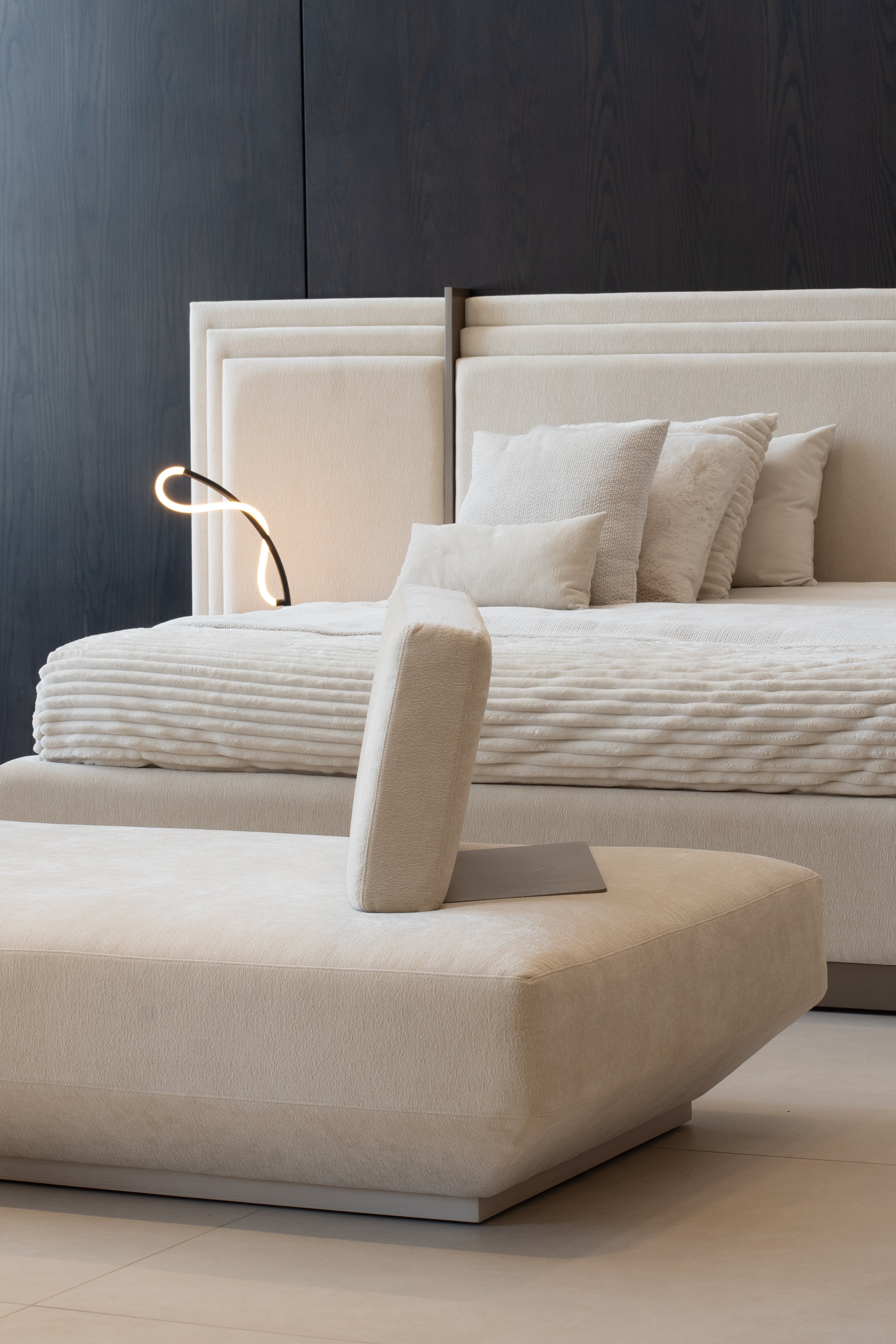 غرفة نوم من مجموعة القلم