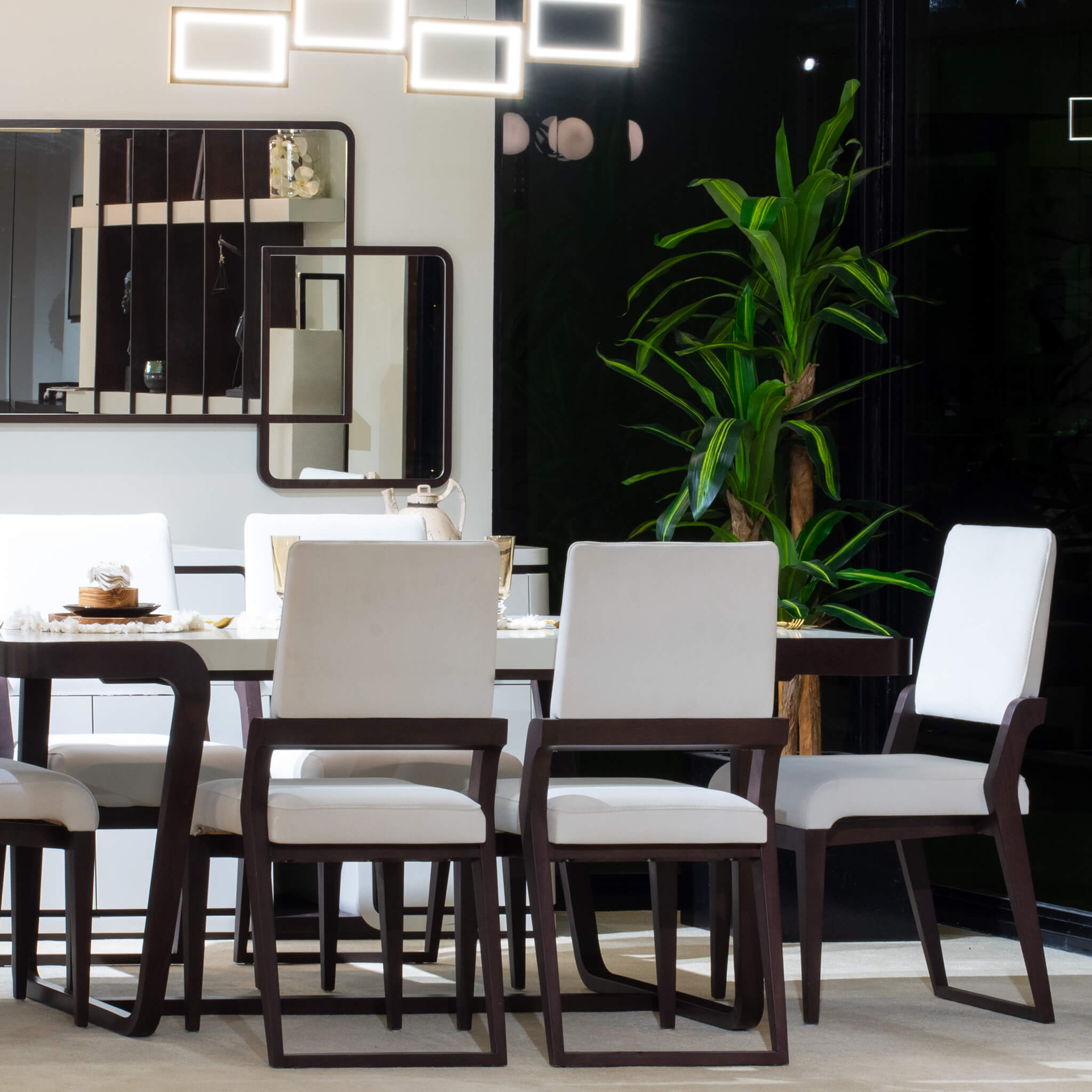 طاولة طعام رقية مع 6 كراسي